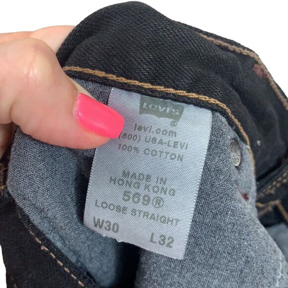 Levi’s 569 Hi-Waist Black Distressed Loose Cutoff Jean Shorts - Picture 3 of 4